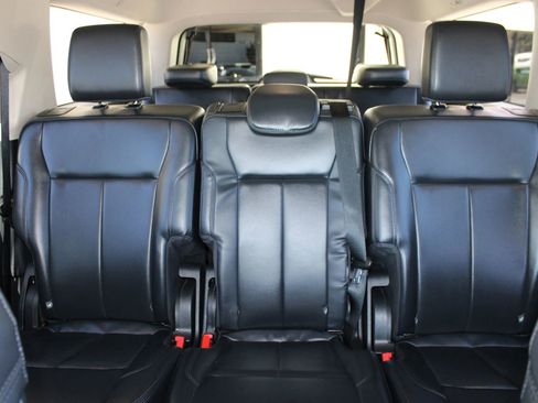 Used 2023 Ford Expedition Max XLT image 13