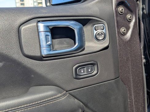 Used 2021 Jeep Wrangler Unlimited Sahara AWD/4WD image 17