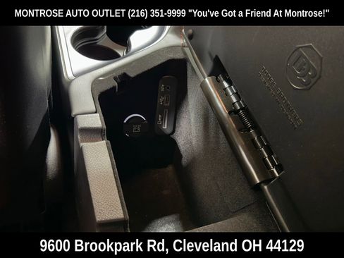 Used 2015 Dodge Challenger R/T Plus image 39