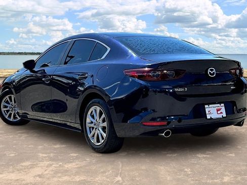 Used 2019 MAZDA MAZDA3 Sedan FWD image 6