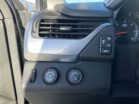 Used 2019 Chevrolet Tahoe LT image 18