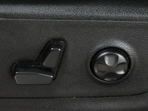 Used 2020 RAM 1500 Big Horn AWD/4WD image 14