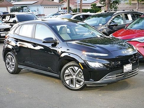 Certified 2023 Hyundai Kona Limited image 3