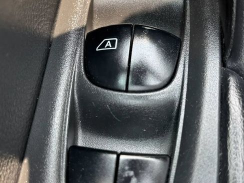 Used 2016 Nissan Rogue S FWD image 22