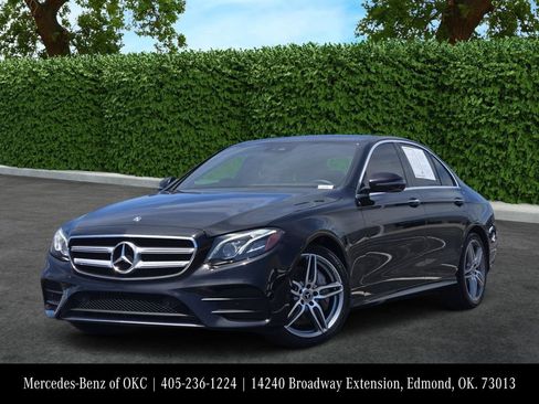 Used 2018 Mercedes-Benz E 300 4MATIC image 1