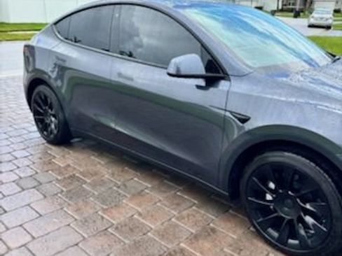 Used 2021 Tesla Model Y Long Range AWD/4WD image 3