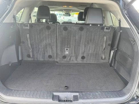 Used 2020 Toyota Highlander XLE image 18