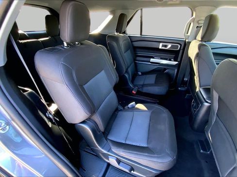 Used 2023 Ford Explorer XLT RWD image 17