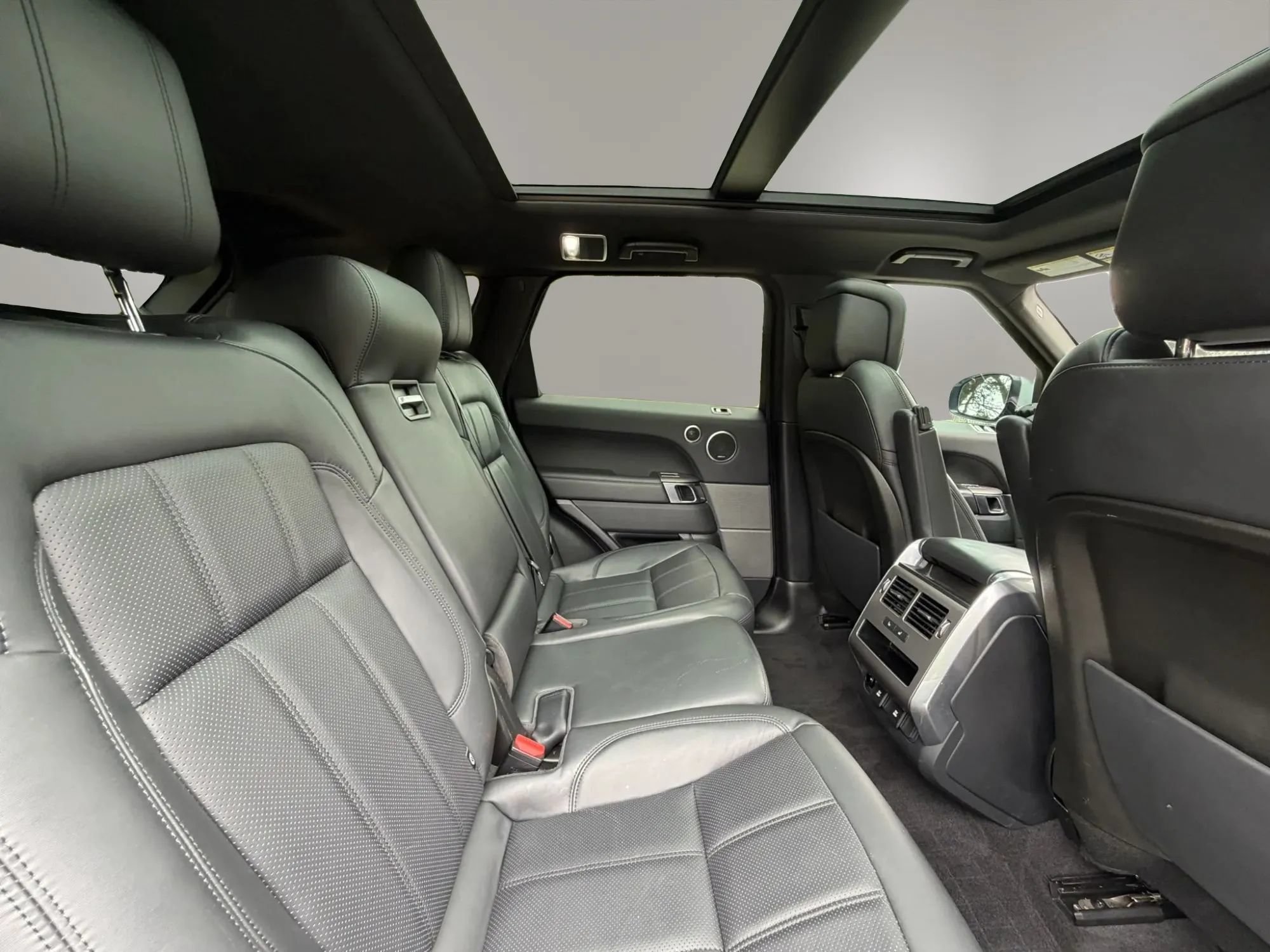 Used 2019 Land Rover Range Rover Sport HSE AWD/4WD image 17