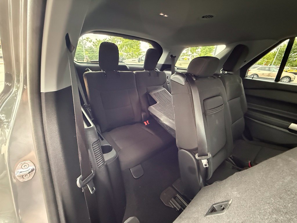 Used 2024 Ford Explorer XLT AWD/4WD image 29