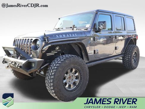 Used 2020 Jeep Wrangler Unlimited Sport AWD/4WD image 2