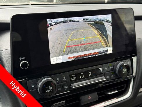 Used 2024 Toyota Grand Highlander XLE FWD image 25