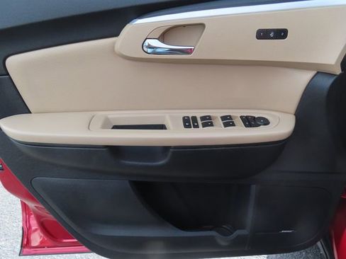 Used 2012 Chevrolet Traverse LTZ image 11