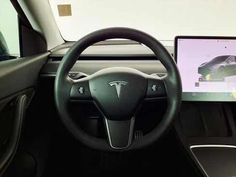 Used 2022 Tesla Model Y Performance image 15