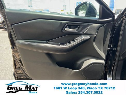 Used 2024 Nissan Rogue SV FWD image 21