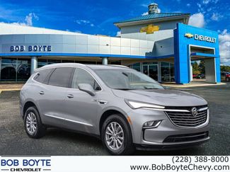 Used 2023 Buick Enclave Essence w/ LPO, Floor Liner Package FWD video 1