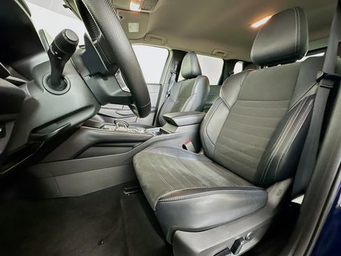 Used 2024 Mitsubishi Outlander SE image 13