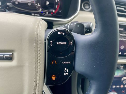 Used 2020 Land Rover Range Rover HSE image 22