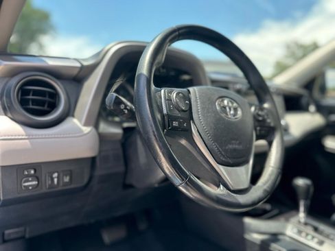 Used 2018 Toyota RAV4 XLE w/ Plus Extra Value Package FWD image 12