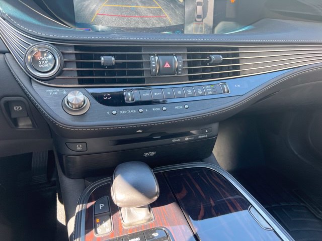 Used 2018 Lexus LS 500 AWD w/ Luxury Package image 16