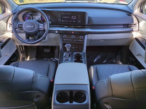 Certified 2024 Kia Carnival LX image 14