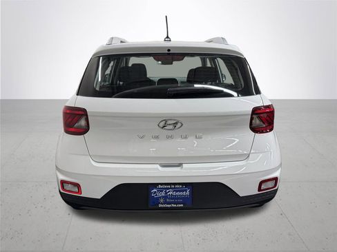 Used 2025 Hyundai Venue SEL image 5