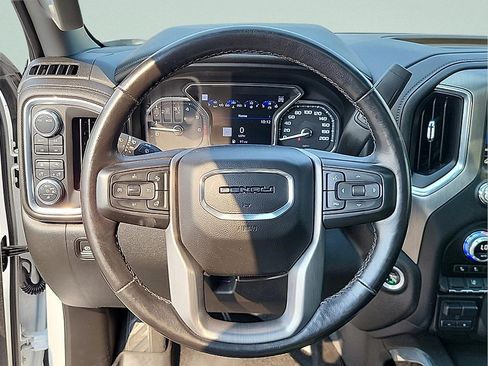 Used 2022 GMC Sierra 3500 Denali w/ Denali Ultimate Package AWD/4WD image 18