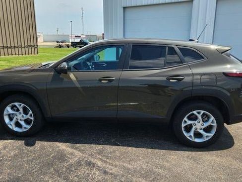 Used 2024 Chevrolet Trax LS w/ LS Convenience Package FWD image 7
