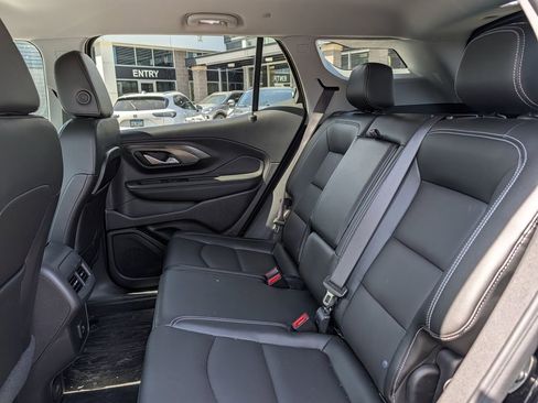 Used 2024 GMC Terrain SLT w/ Infotainment Package II AWD/4WD image 28