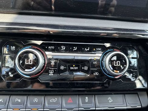 New 2024 GMC Sierra 1500 AT4 w/ Technology Package AWD/4WD image 19