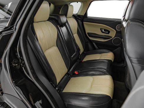 Used 2017 Land Rover Range Rover Evoque SE Premium image 33