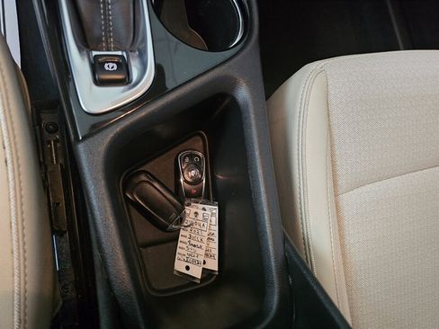 Used 2021 Buick Encore GX Preferred w/ Cold Weather Comfort Package FWD image 21