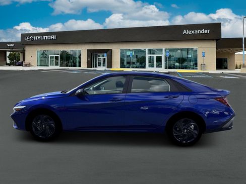 New 2026 Hyundai Elantra Sport image 3