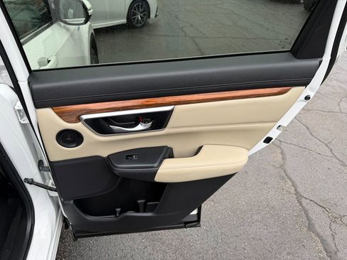 Used 2022 Honda CR-V Touring image 30