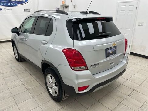 Certified 2022 Chevrolet Trax LT w/ LT Convenience Package image 16