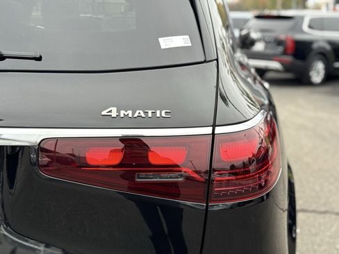 Used 2024 Mercedes-Benz GLS 580 4MATIC image 28