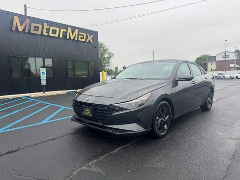 Used 2022 Hyundai Elantra SEL FWD image 1