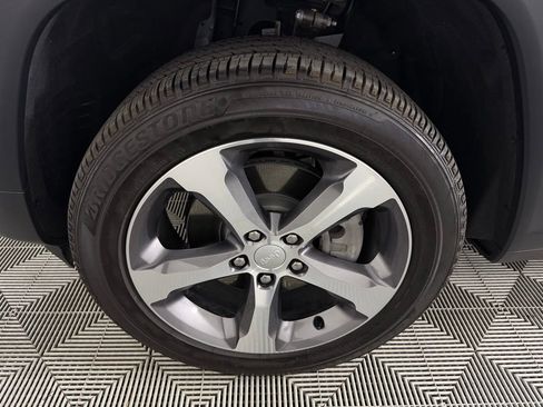 Used 2023 Jeep Grand Cherokee 4WD 4xe image 12
