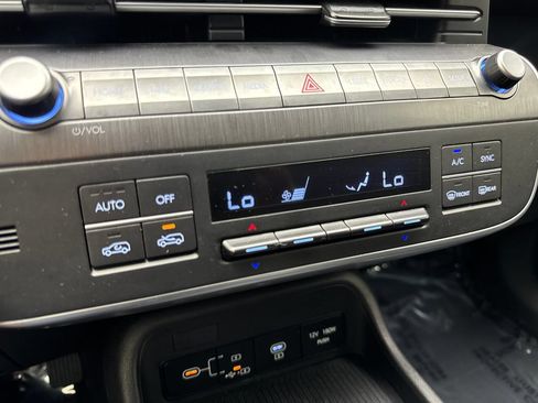 Used 2024 Hyundai Kona SEL AWD/4WD image 65