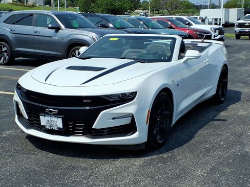Used 2019 Chevrolet Camaro SS RWD image 2