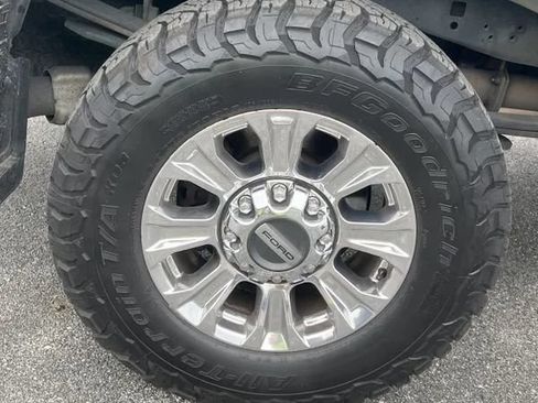 Used 2019 Ford F250 XLT w/ XLT Premium Package AWD/4WD image 19