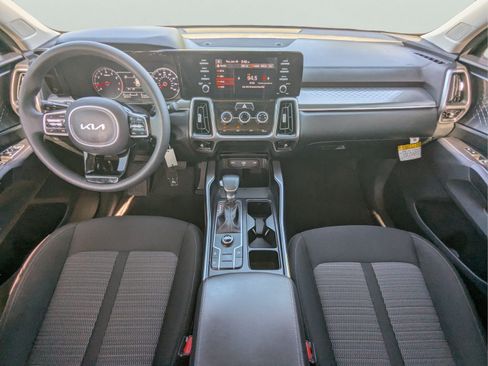 Used 2023 Kia Sorento LX FWD image 12
