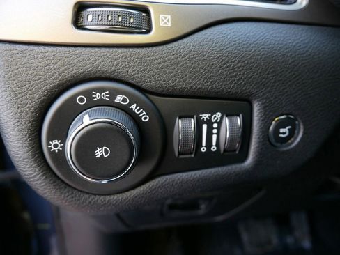 Used 2020 Jeep Cherokee Limited image 11