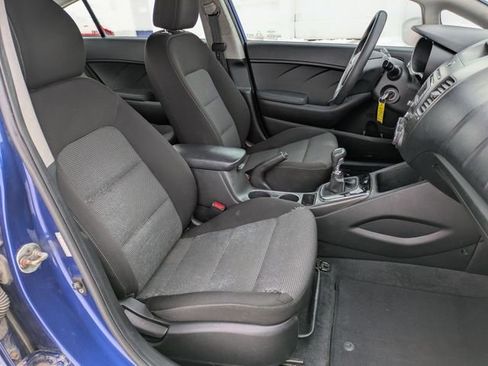 Used 2017 Kia Forte LX image 20