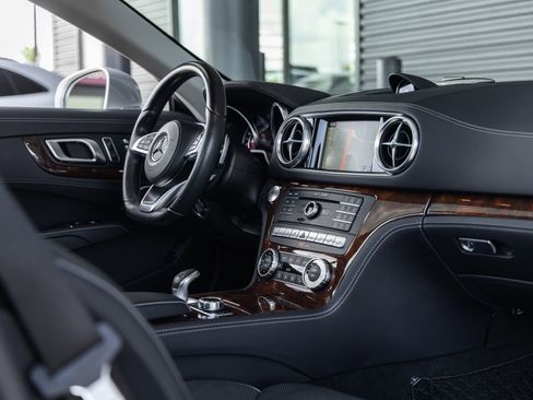 Used 2017 Mercedes-Benz SL 450 image 43