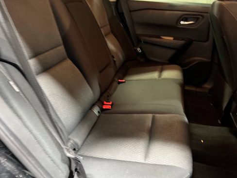 Used 2025 Nissan Rogue SV FWD image 11