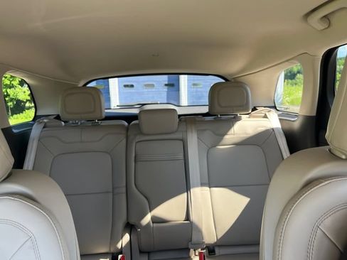 Used 2023 Lincoln Corsair AWD image 23