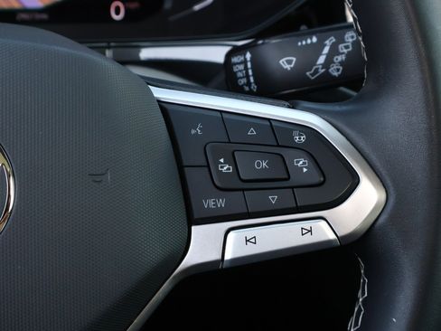 Used 2023 Volkswagen Taos SEL image 14