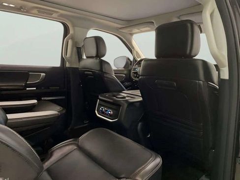 Used 2025 Ford Expedition Max Platinum AWD/4WD image 32