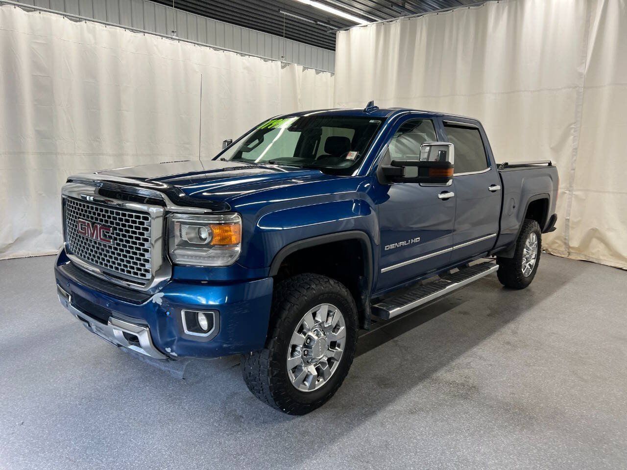 Used 2016 GMC Sierra 2500 Denali w/ Duramax Plus Package AWD/4WD image 1